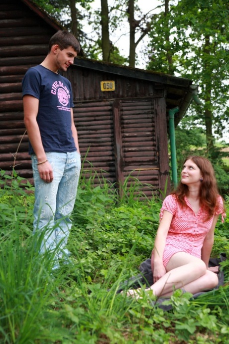 Langes Haar bürsten heiße nacktheit fotos