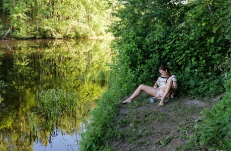 schwarzes Haar, jugendliches Mädchen exklusive erwachsene fotos